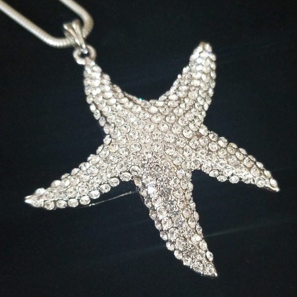 Jewelry - Sparkling Rhinestone Starfish Pendant Necklace